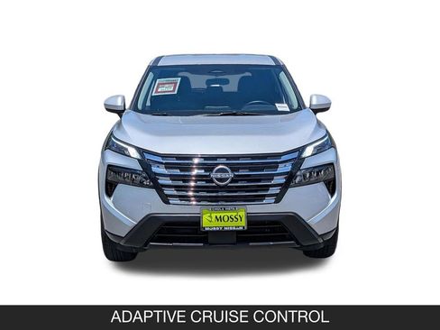 Used 2025 Nissan Rogue SV FWD image 4