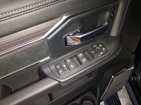New 2026 RAM 2500 Laramie AWD/4WD image 19