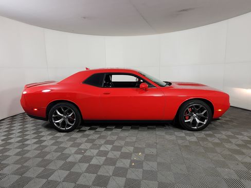 Used 2017 Dodge Challenger SXT Plus image 8