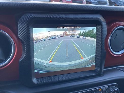 Used 2022 Jeep Wrangler Unlimited Rubicon w/ LED Lighting Group image 17