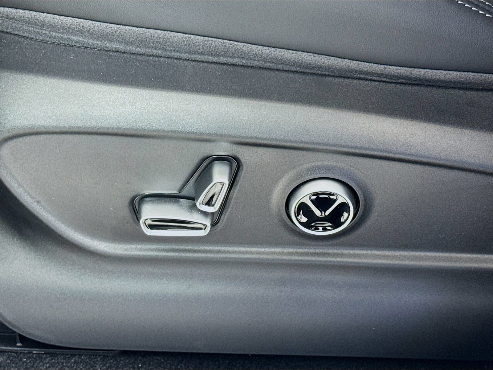 Used 2025 Maserati Grecale GT AWD/4WD image 19