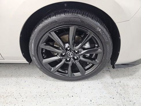 Used 2024 MAZDA MAZDA3 Hatchback w/Premium Plus Pkg image 8