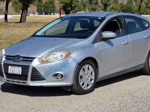 Used 2012 Ford Focus SE image 2
