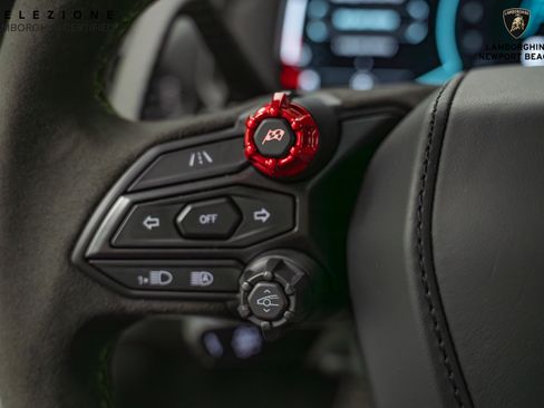 Used 2024 Lamborghini Revuelto AWD/4WD image 9