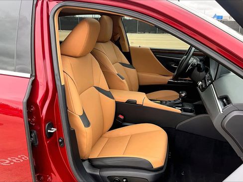 Used 2025 Lexus ES 300h w/ Premium Package image 9