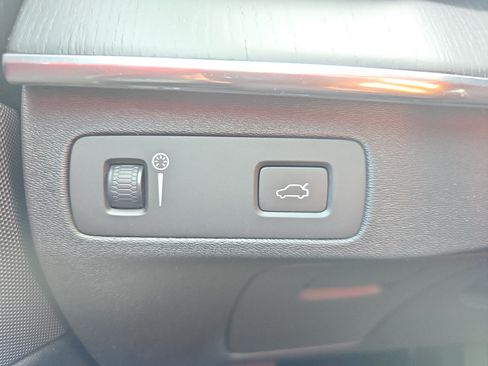 Used 2020 Volvo XC90 T6 Momentum AWD/4WD image 25