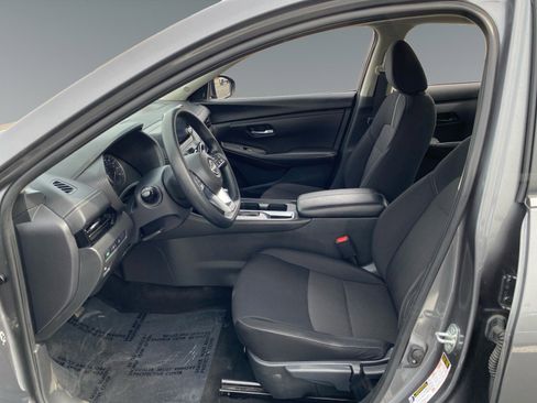 Used 2024 Nissan Sentra SV FWD image 9