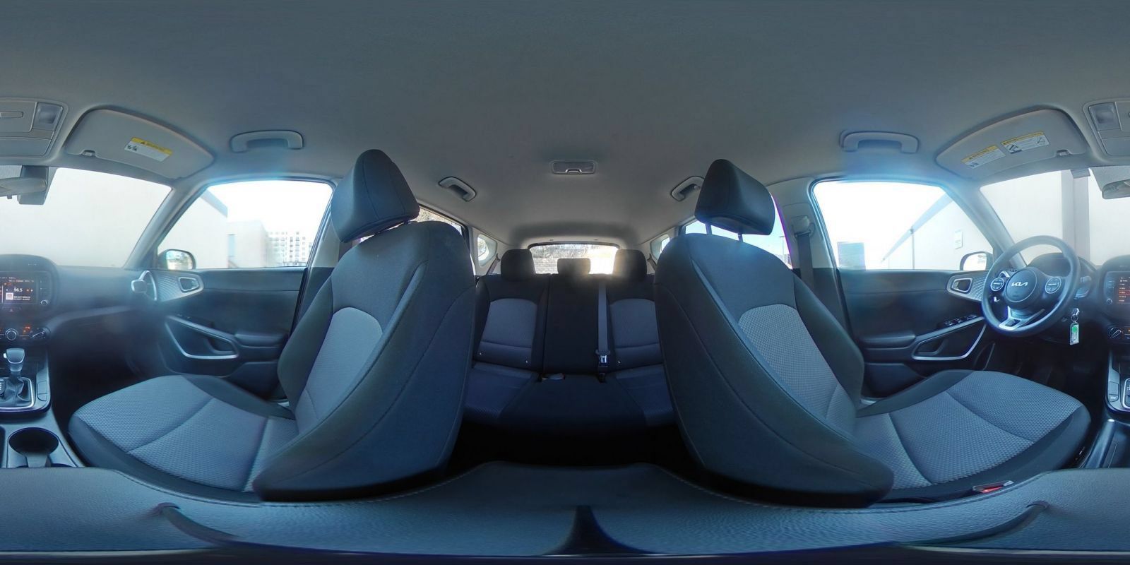 Used 2025 Kia Soul LX w/ LX Technology Package FWD image 39