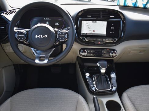 Used 2023 Kia Soul EX image 22