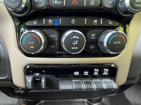 Used 2024 RAM 2500 Laramie w/ Safety Group AWD/4WD image 27