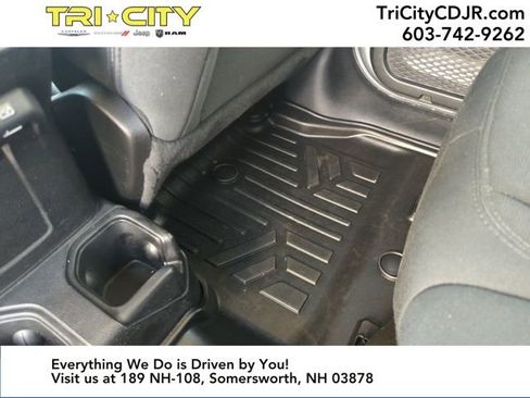 Used 2019 Jeep Wrangler Unlimited Sport image 6