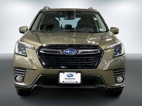 Used 2023 Subaru Forester Limited image 2