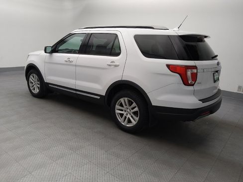 Used 2019 Ford Explorer XLT w/ Equipment Group 202A AWD/4WD image 3