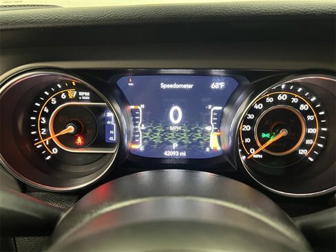 Used 2021 Jeep Gladiator Sport image 16