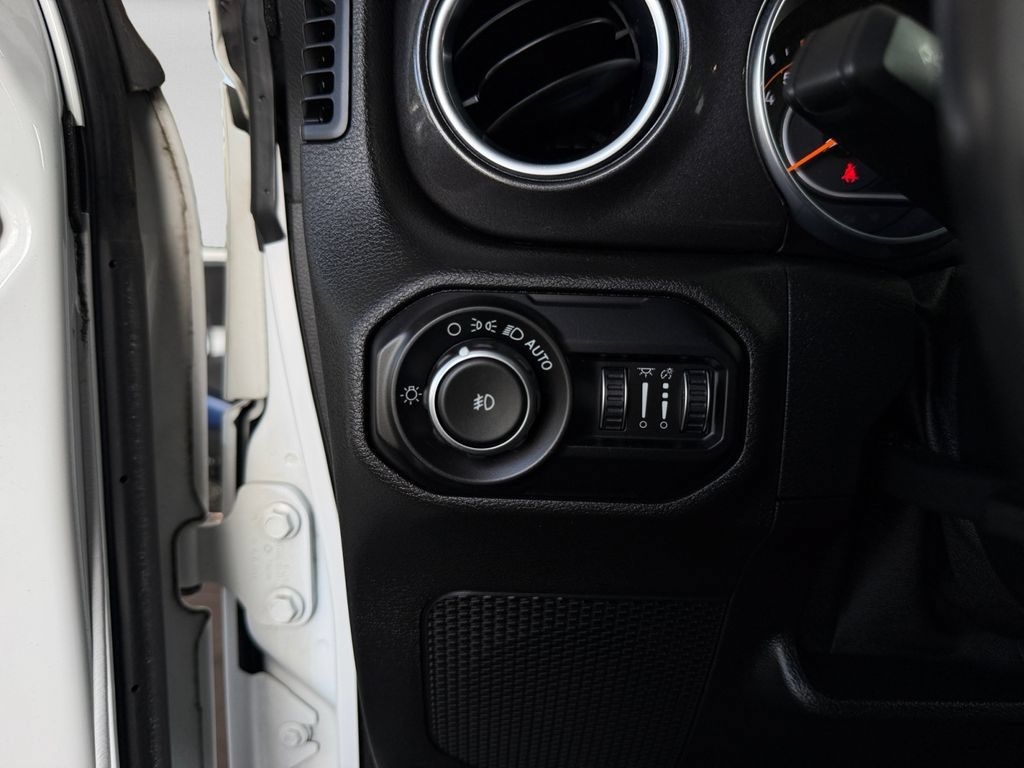 Used 2020 Jeep Wrangler Unlimited Sahara AWD/4WD image 24