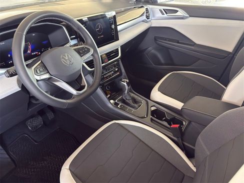 New 2026 Volkswagen Taos SE image 11