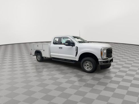 New 2026 Ford F250 XL w/ XL Chrome Package image 39