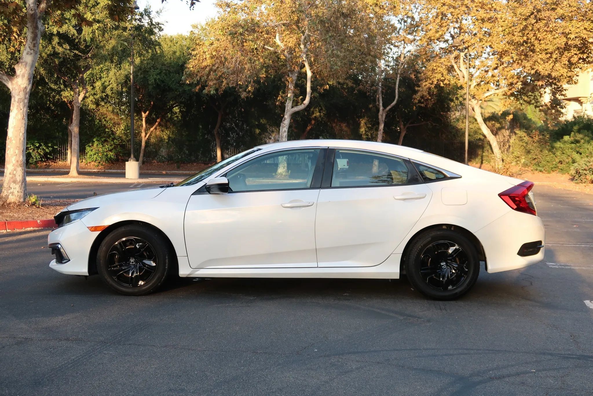 Used 2020 Honda Civic LX image 5
