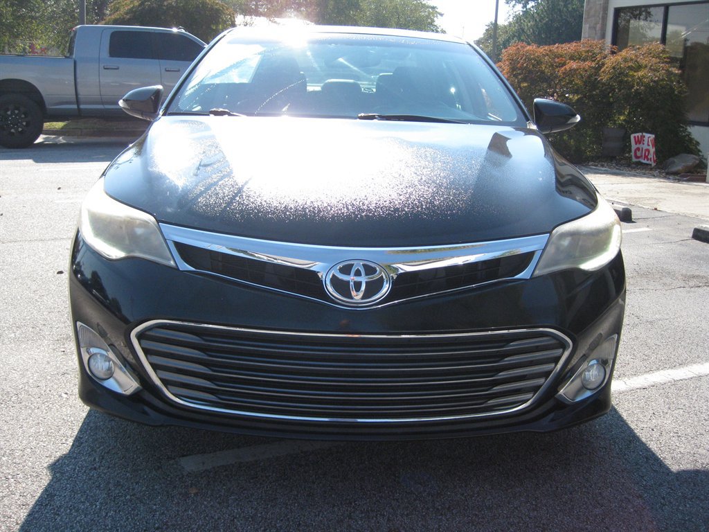 Used 2013 Toyota Avalon Limited FWD image 3
