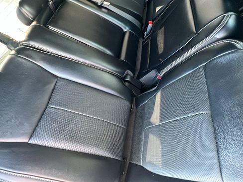 Used 2019 Ford F150 Lariat w/ Equipment Group 502A Luxury AWD/4WD image 18