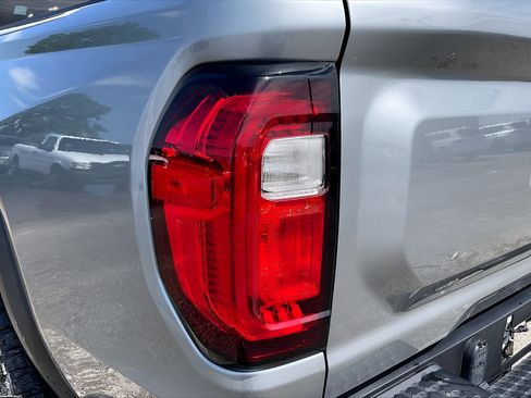 Used 2024 GMC Canyon AT4X AWD/4WD image 30