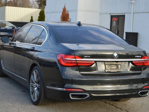 Used 2016 BMW 750i xDrive 750i xDrive Sedan 4D image 4