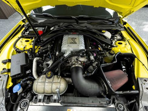 Used 2021 Ford Mustang Shelby GT500 w/ Technology Package RWD image 17