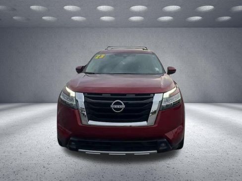Used 2023 Nissan Pathfinder Platinum AWD/4WD image 2