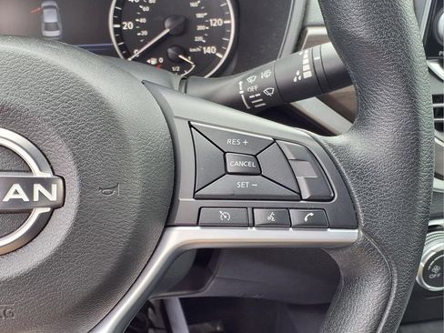 Used 2025 Nissan Altima 2.5 SV FWD image 17