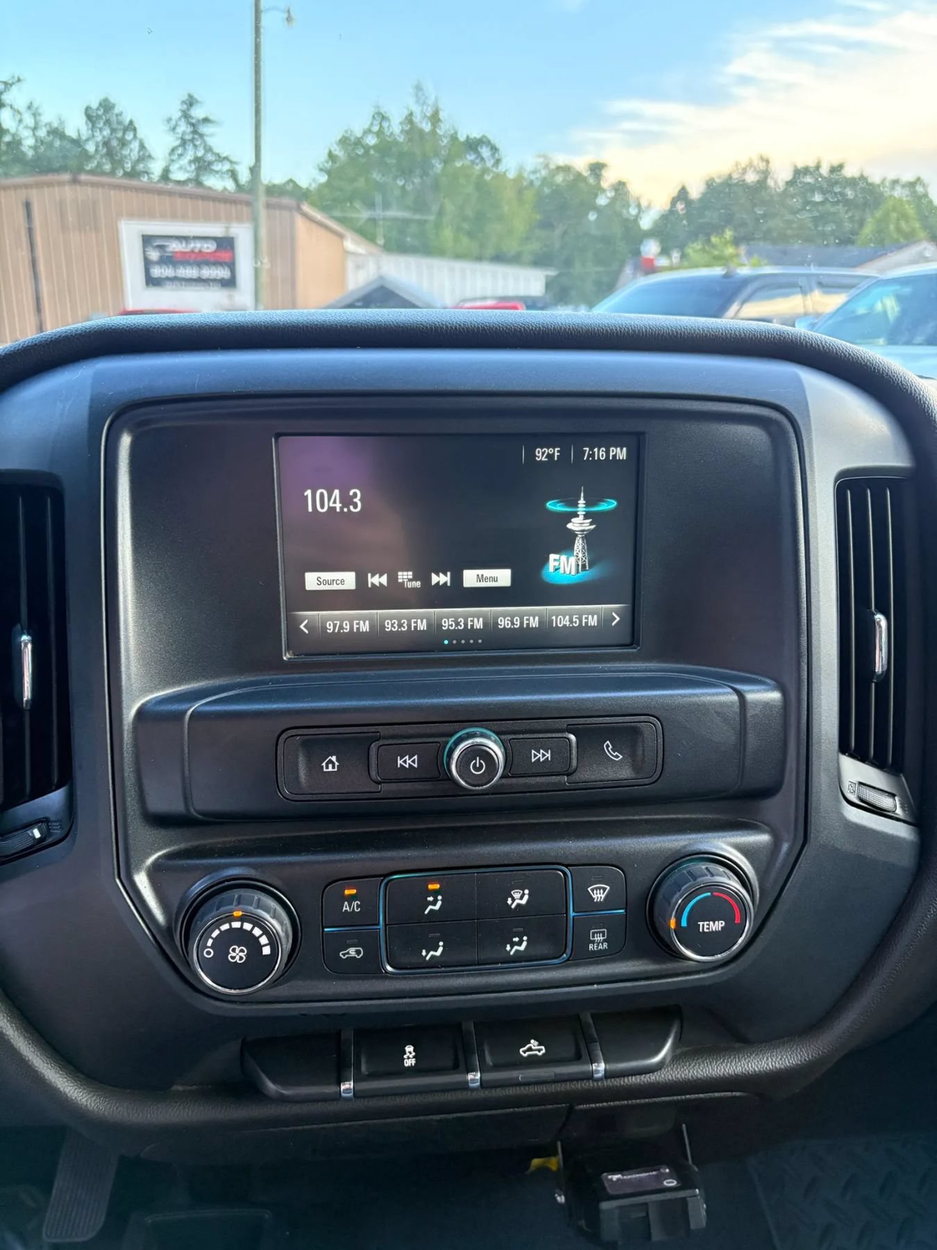 Used 2019 Chevrolet Silverado 1500 Custom w/ Custom Convenience Package AWD/4WD image 15