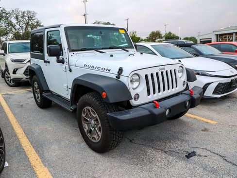 Used 2016 Jeep Wrangler Rubicon w/ Power Convenience Group image 6