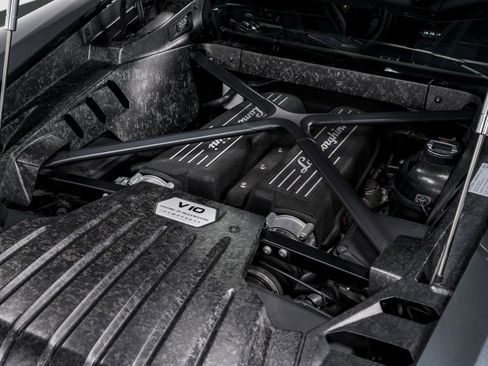 Used 2018 Lamborghini Huracan LP 580-2 image 52