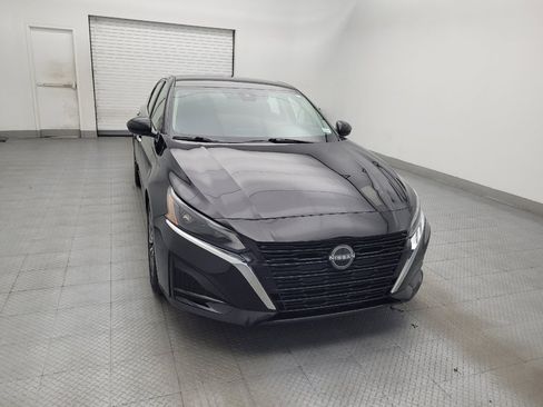 Used 2023 Nissan Altima 2.5 SV FWD image 14