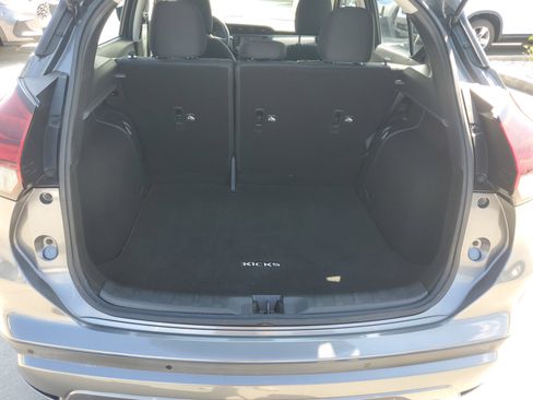 Used 2022 Nissan Kicks SV FWD image 9