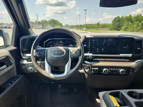 Used 2024 GMC Sierra 1500 SLE w/ Preferred Package AWD/4WD image 13