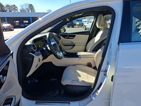 Used 2025 Mercedes-Benz C 300 4MATIC Sedan image 16