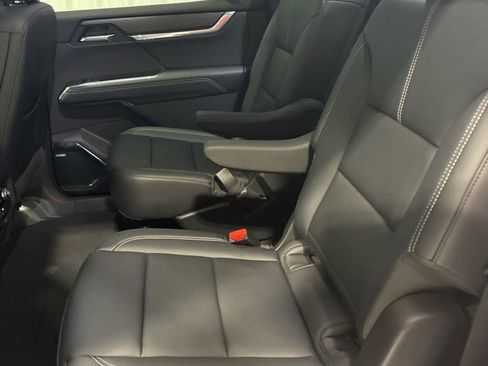 Used 2026 GMC Acadia Elevation w/ Elevation Premium Package AWD/4WD image 37