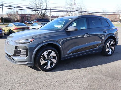 Used 2025 Audi Q6 e-tron Premium Plus image 1