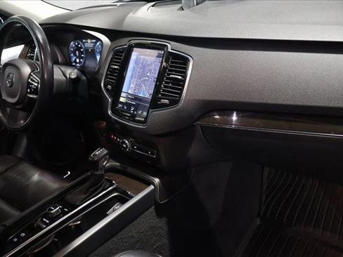 Used 2017 Volvo XC90 T6 Momentum w/ Vision Package image 29