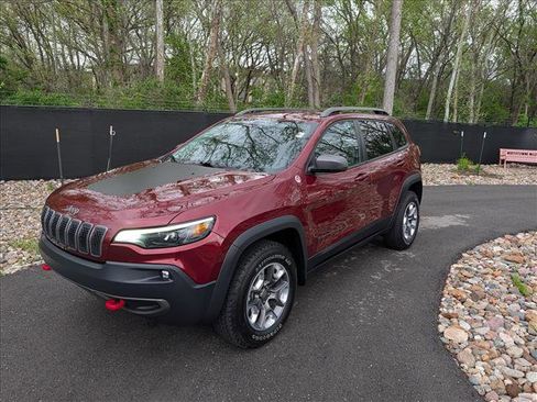 Used 2019 Jeep Cherokee Trailhawk w/ Comfort/Convenience Group AWD/4WD image 1