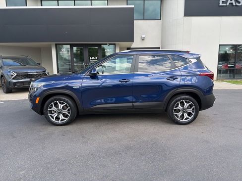 Certified 2023 Kia Seltos EX AWD/4WD image 2