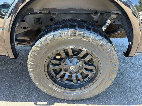 Used 2017 Ford F150 Lariat w/ Equipment Group 502A Luxury AWD/4WD image 10