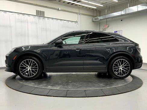 Used 2025 Porsche Macan Electric image 2