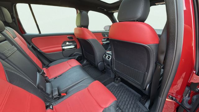 Used 2023 Mercedes-Benz GLB 35 AMG 4MATIC image 30