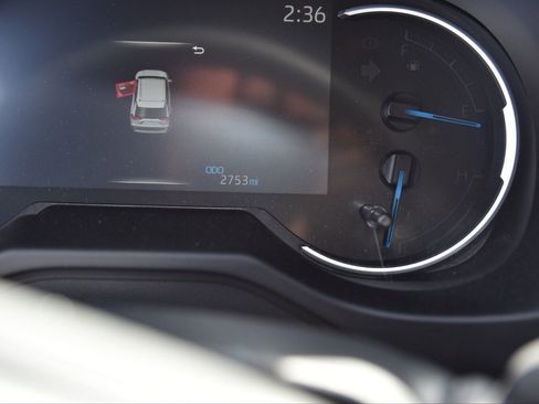 Used 2025 Toyota RAV4 XSE image 9