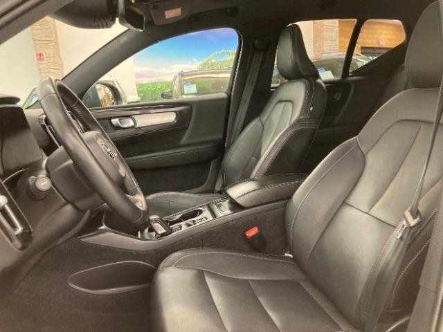Used 2019 Volvo XC40 T5 Momentum AWD/4WD image 9