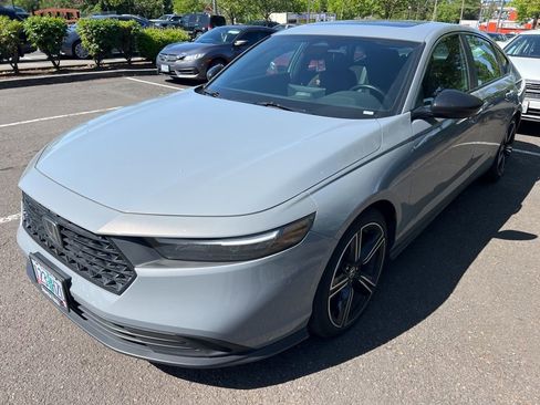 Used 2023 Honda Accord Sport image 1
