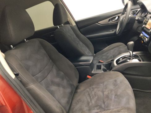 Used 2015 Nissan Rogue SV image 21