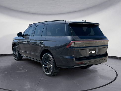 New 2026 Lincoln Navigator Reserve AWD/4WD image 3