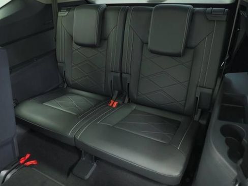 Used 2025 Volkswagen Atlas SE FWD image 34